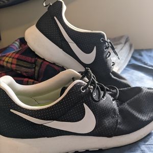 Nike roshes